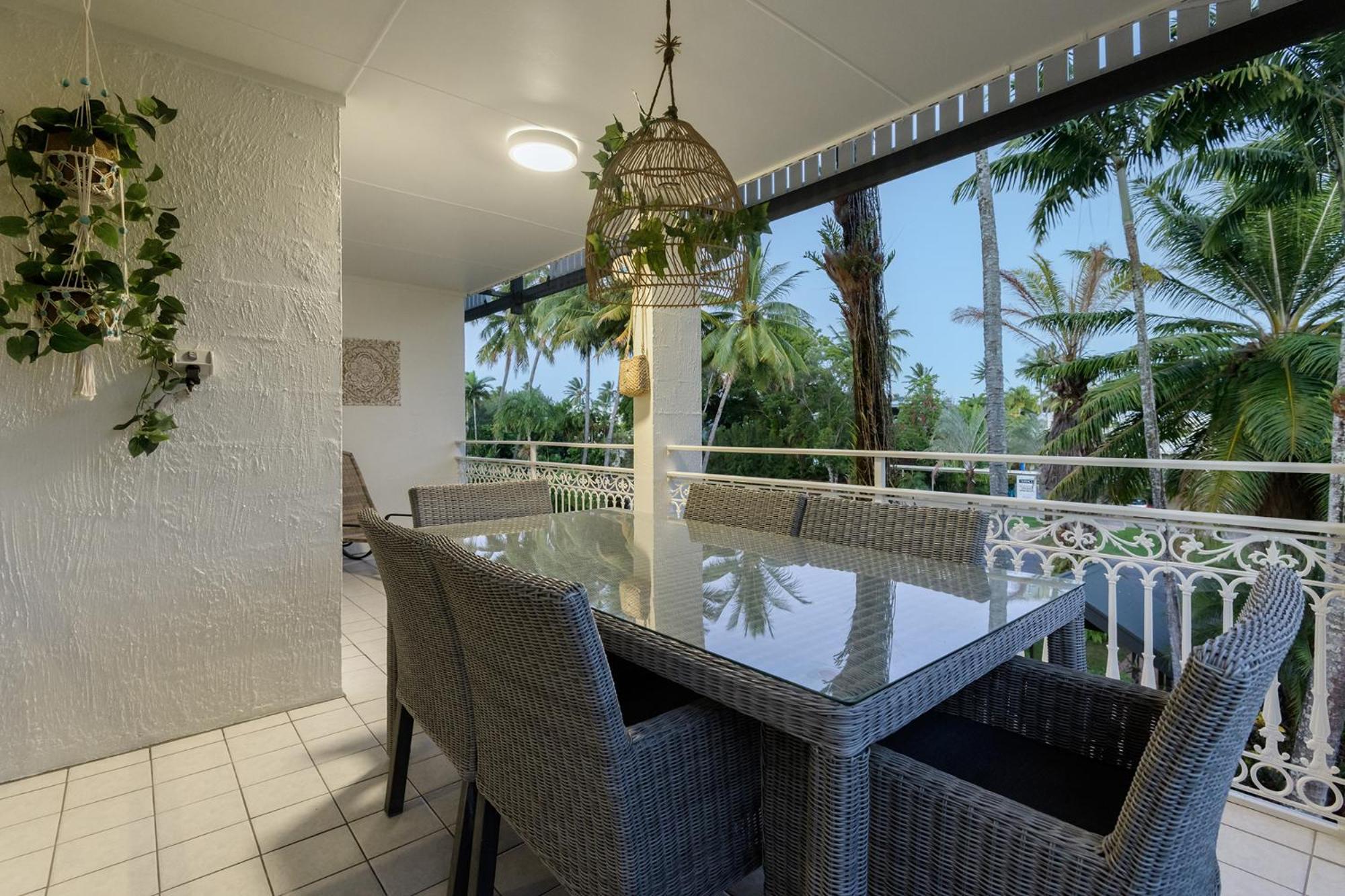 Garrick House Aparthotel Port Douglas Ngoại thất bức ảnh