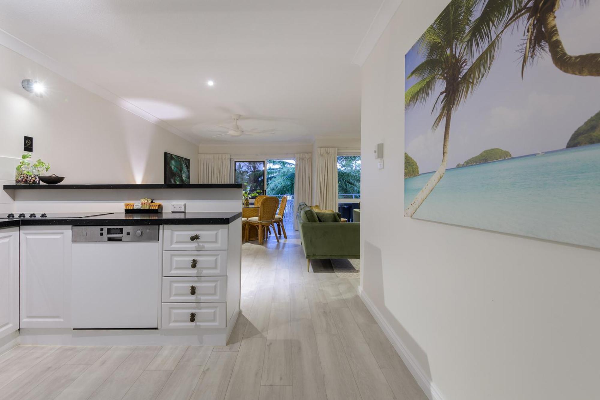 Garrick House Aparthotel Port Douglas Ngoại thất bức ảnh